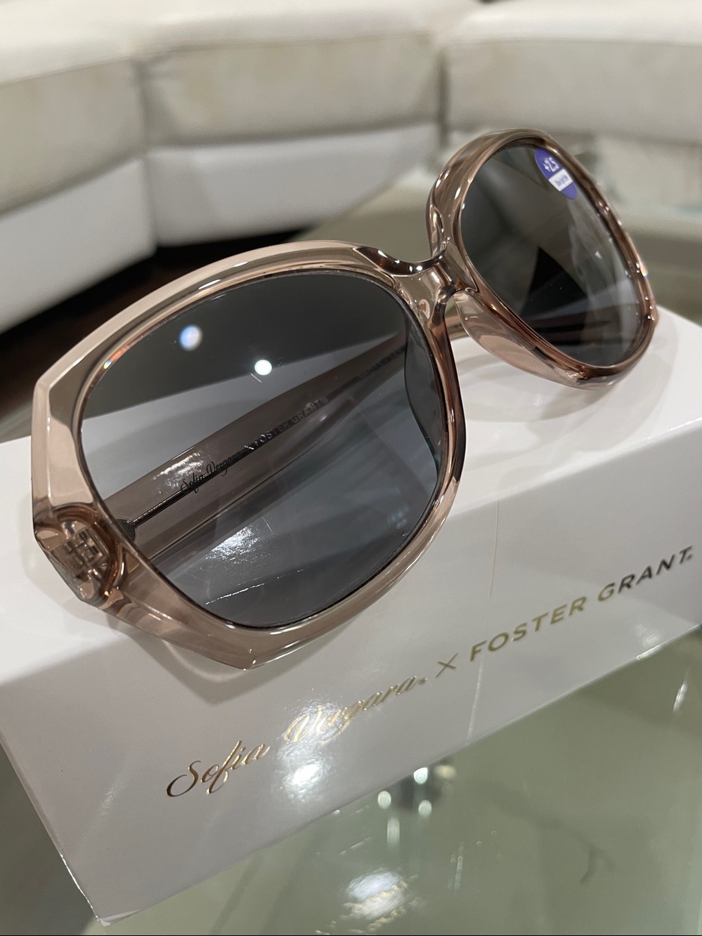 Foster Grant Sofia Vergara FULL lens 2.5 dop. Sunglasses Readers inbuilt taupe